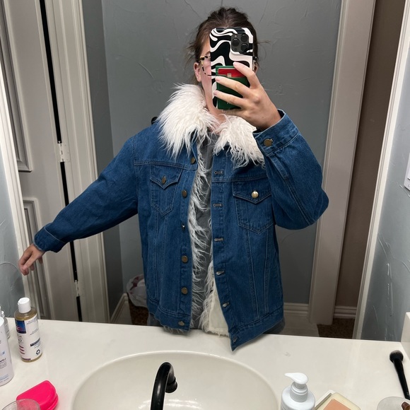Fur lined denim jacket. - Picture 2 of 6